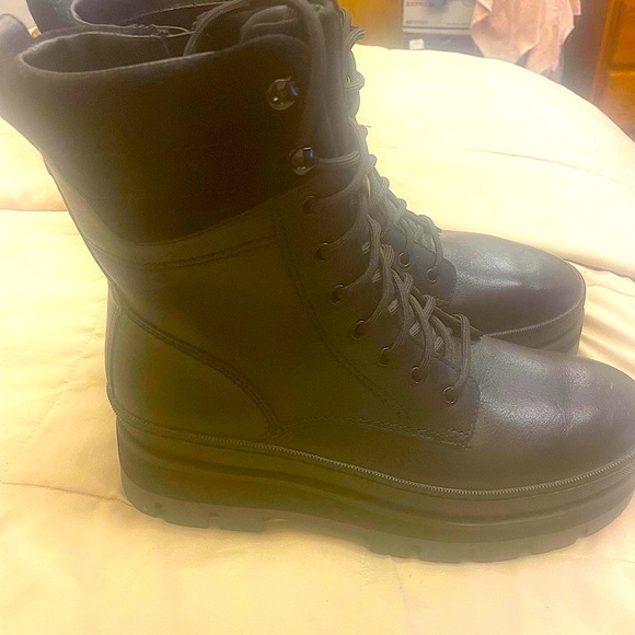 NWT-Clarks Leather Combat Boots - Picture 3 of 8